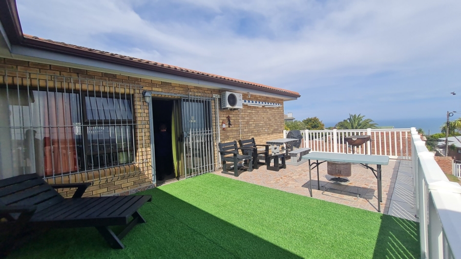 4 Bedroom Property for Sale in Dana Bay Western Cape